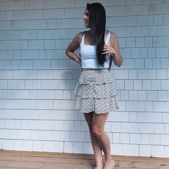 Meet your Posher, Emily - Picture 2 of 2